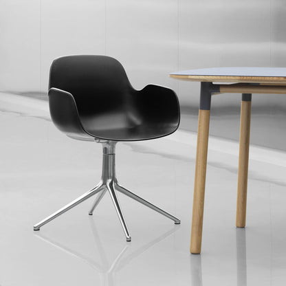 Form Drehstuhl mit Armlehnen 4L Alu Weiß