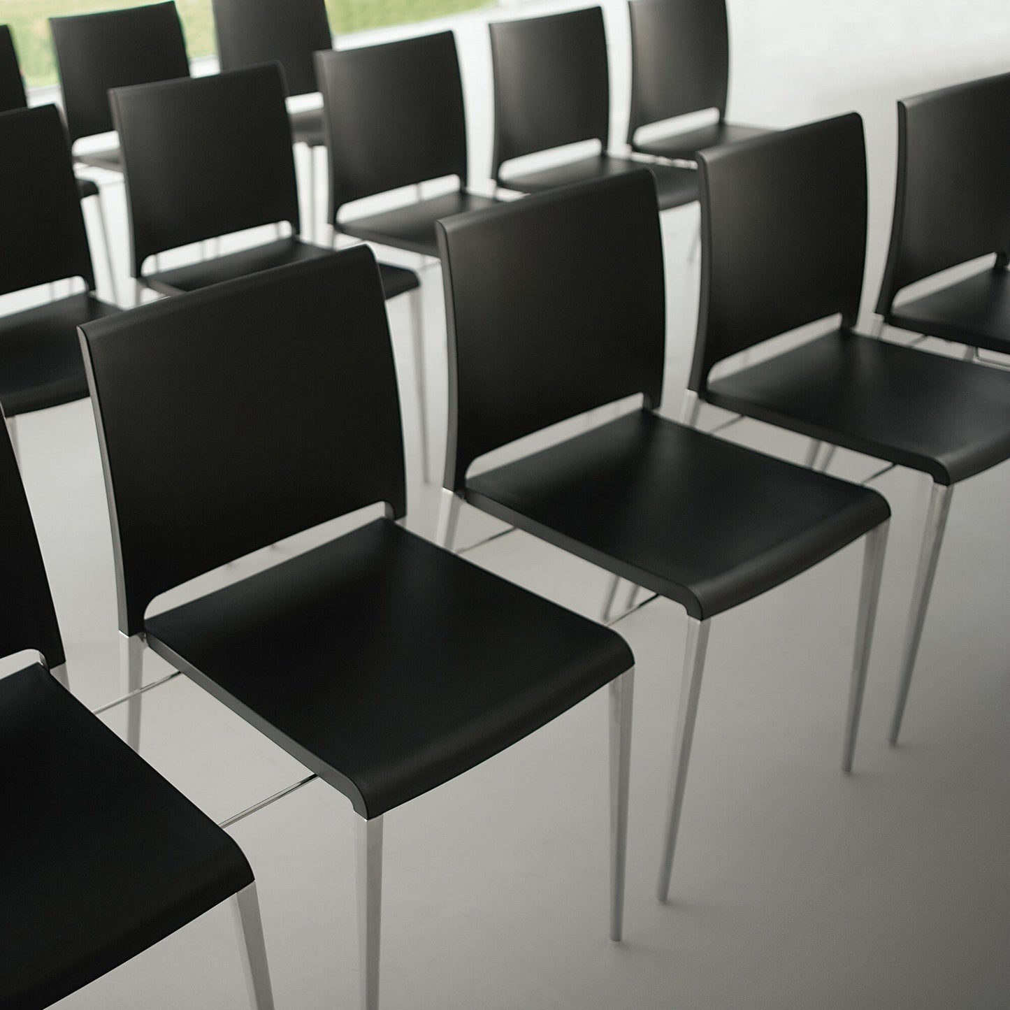 Mya 700 Stuhl Schwarz