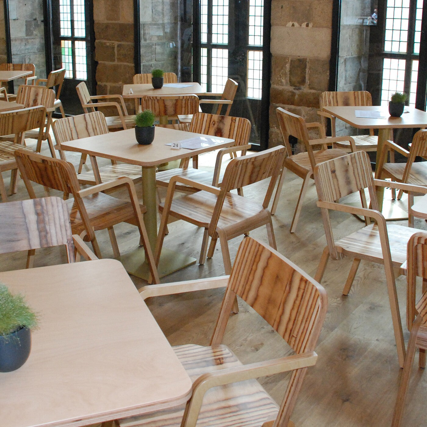 Prater Chair Armlehnstuhl