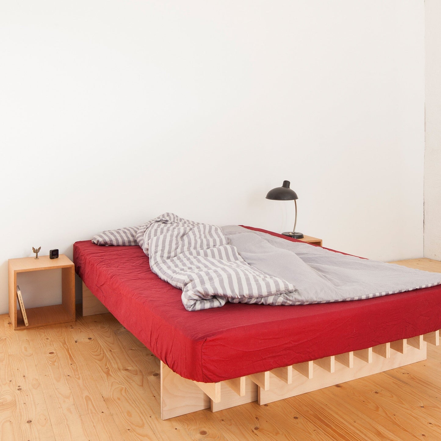 Cube Nachttisch 35x35cm