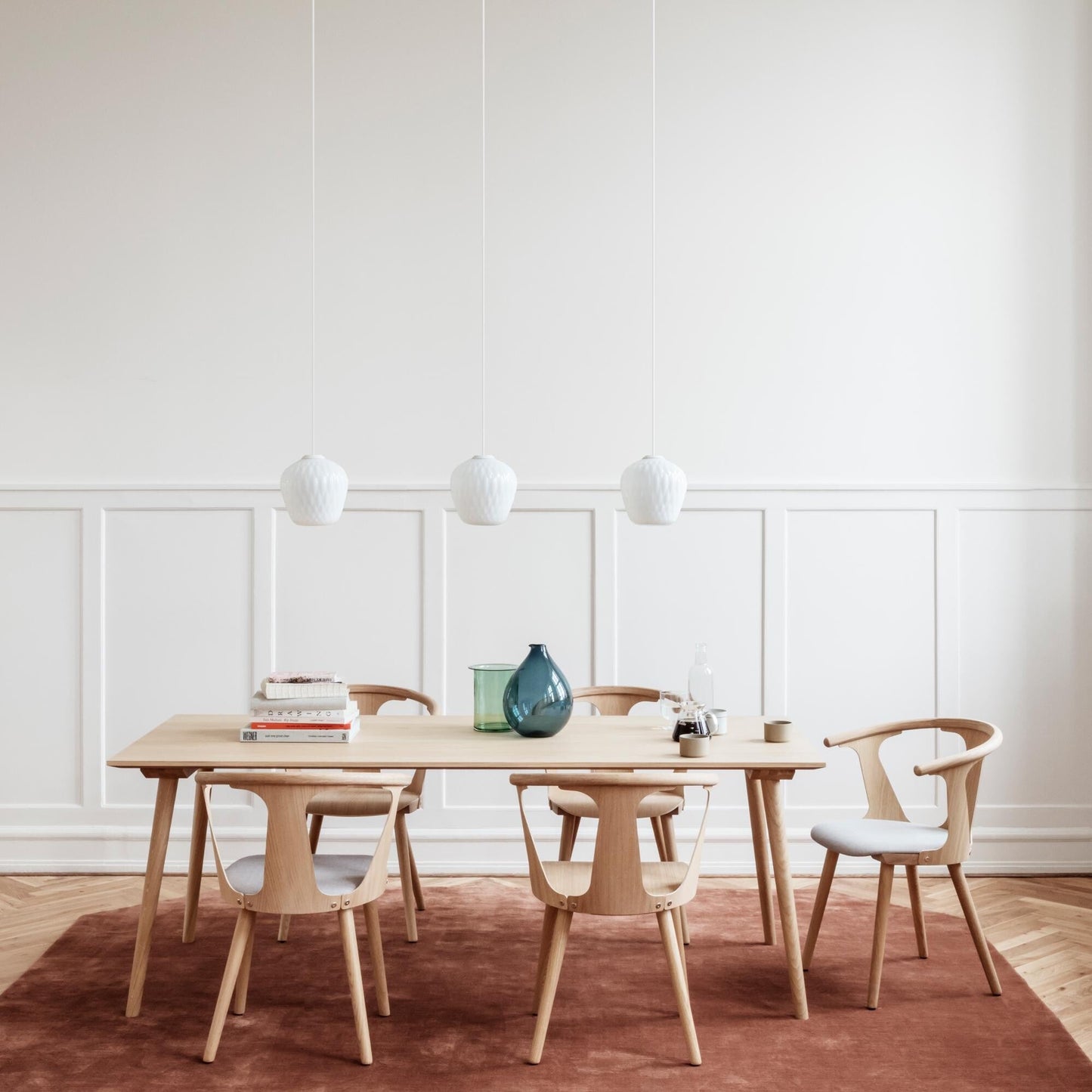 Aktionsset In Between Chair SK1 Stuhl + Fell Natur
