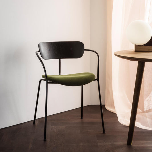 Pavilion AV4 Armlehnstuhl Schwarz