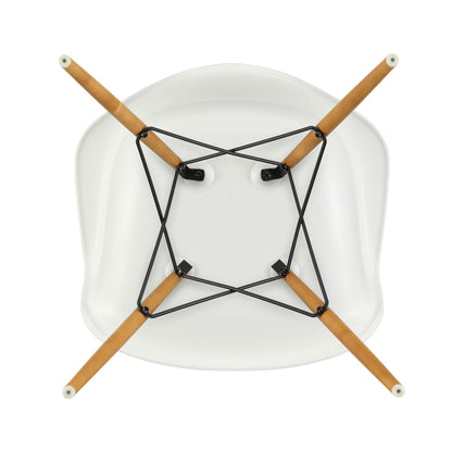 Aktionsset Eames Plastic Armchair DAW + Lammfell gratis Schwarz