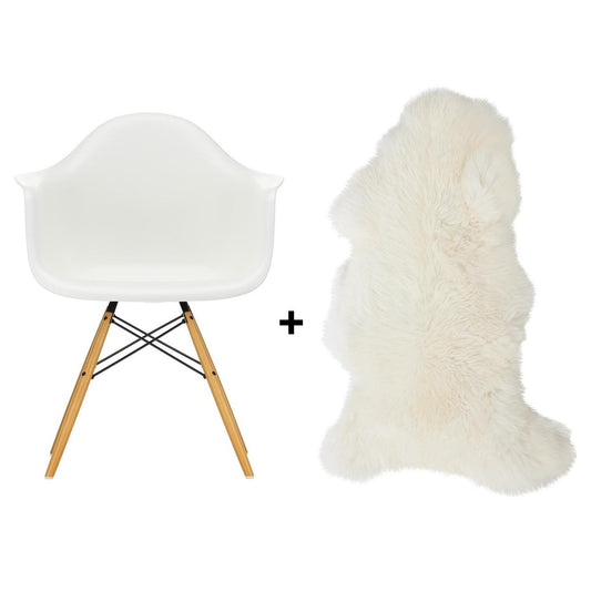 Aktionsset Eames Plastic Armchair DAW + Lammfell gratis Schwarz