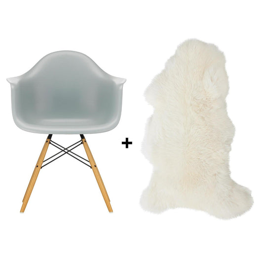 Aktionsset Eames Plastic Armchair DAW RE + Lammfell gratis Schwarz