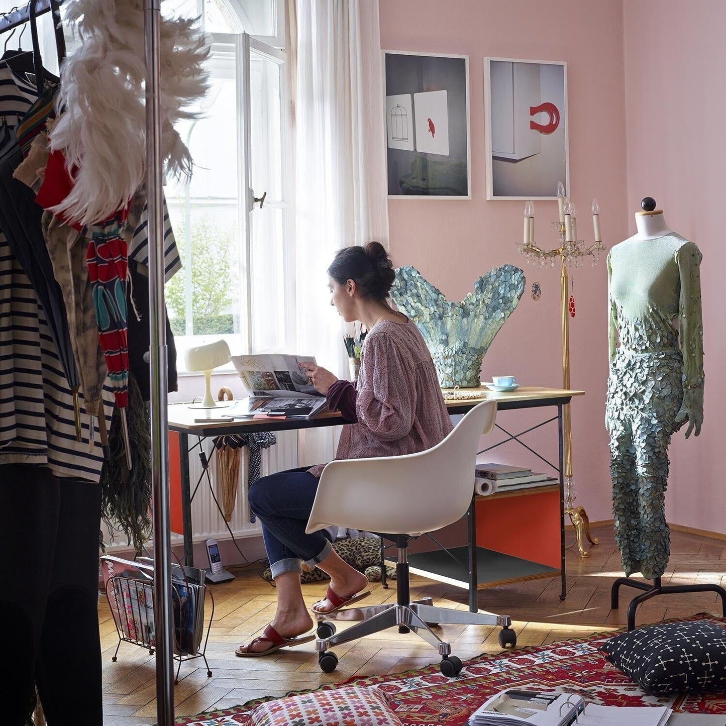 Eames Desk Unit EDU Schreibtisch Schwarz