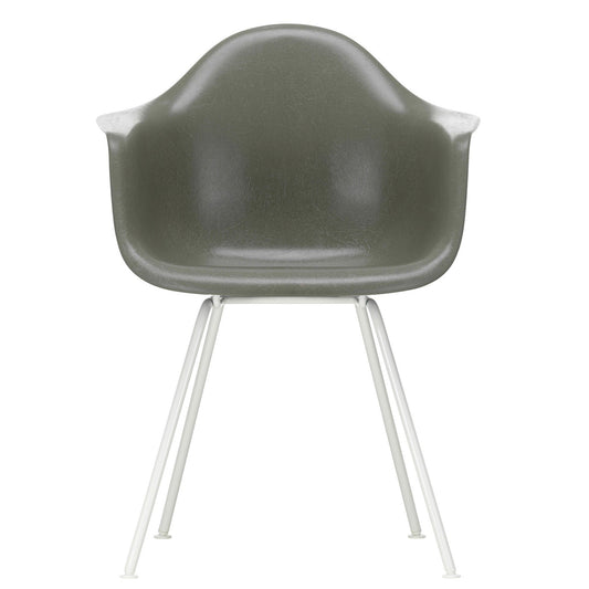 Eames Fiberglass Armchair DAX Gestell weiß Weiß