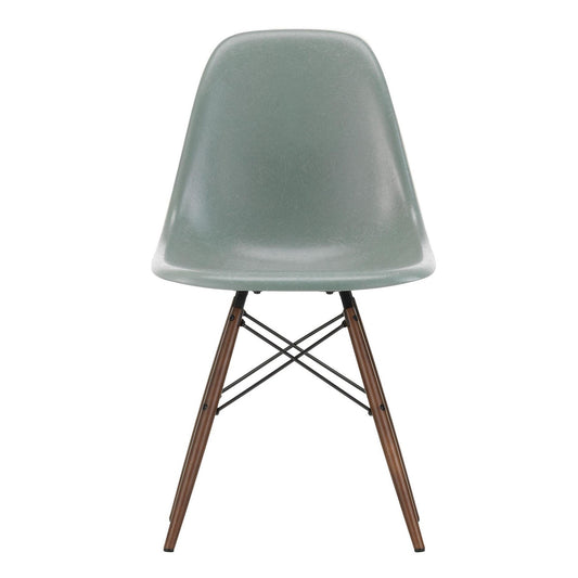 Eames Fiberglass Side Chair DSW Ahorn dunkel Schwarz