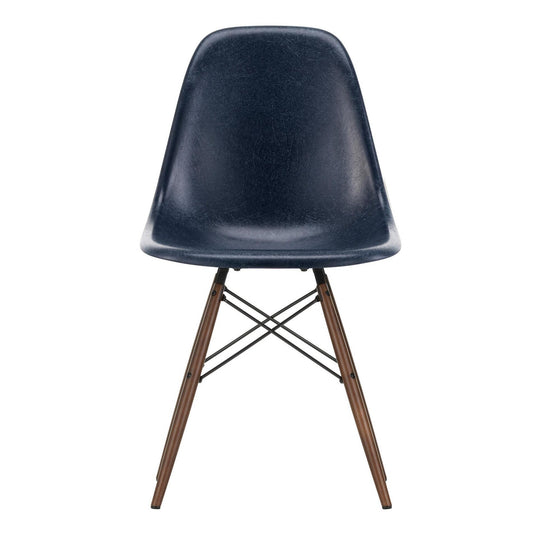 Eames Fiberglass Side Chair DSW Ahorn dunkel Schwarz