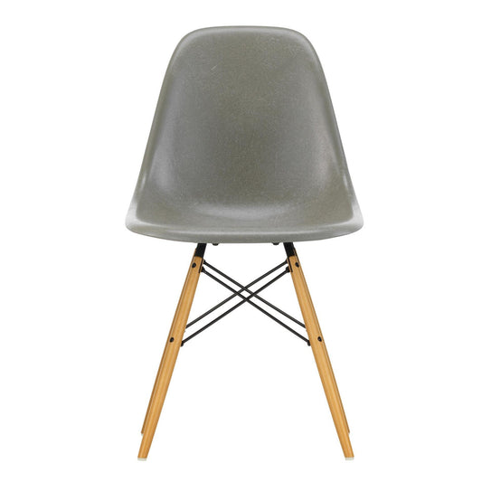 Eames Fiberglass Side Chair DSW Ahorn gelblich Schwarz