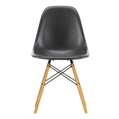 Eames Fiberglass Side Chair DSW Ahorn gelblich Schwarz