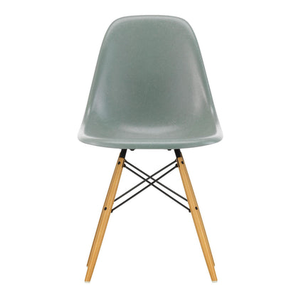 Eames Fiberglass Side Chair DSW Ahorn gelblich Schwarz