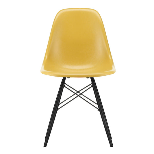 Eames Fiberglass Side Chair DSW Ahorn schwarz Schwarz