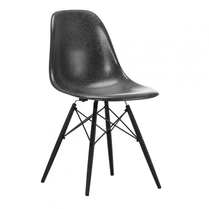 Eames Fiberglass Side Chair DSW Ahorn schwarz Schwarz