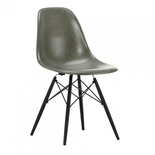 Eames Fiberglass Side Chair DSW Ahorn schwarz Schwarz