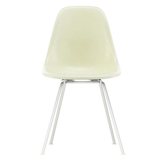Eames Fiberglass Side Chair DSX Gestell weiß Weiß