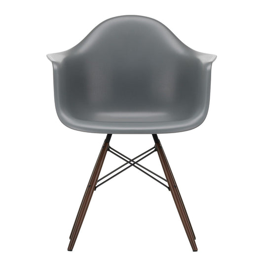 Eames Plastic Armchair DAW RE Ahorn dunkel Schwarz