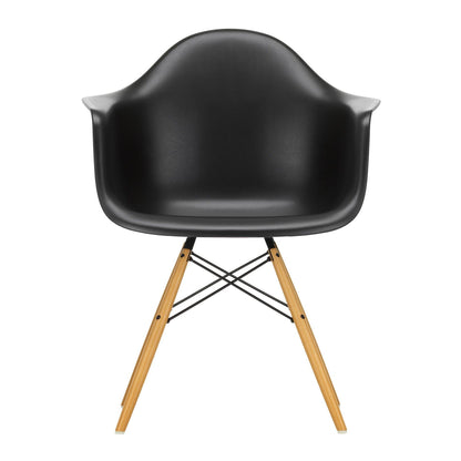 Eames Plastic Armchair DAW RE Ahorn gelblich Schwarz