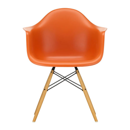 Eames Plastic Armchair DAW RE Ahorn gelblich Schwarz