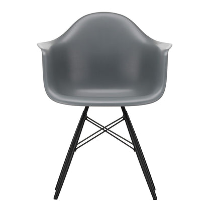 Eames Plastic Armchair DAW RE Ahorn schwarz Schwarz