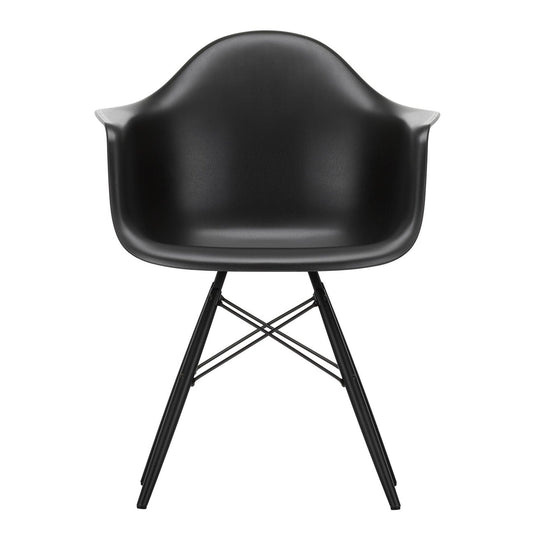 Eames Plastic Armchair DAW RE Ahorn schwarz Schwarz