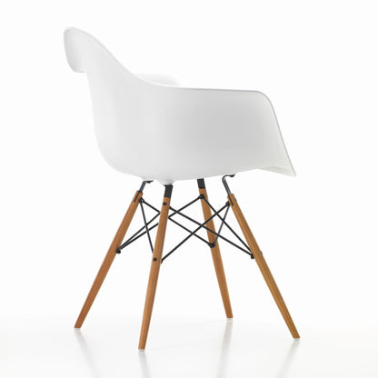 Eames Plastic Armchair DAW Gestell Esche Schwarz