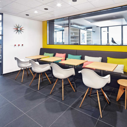 Eames Plastic Armchair DAW Gestell Esche Schwarz