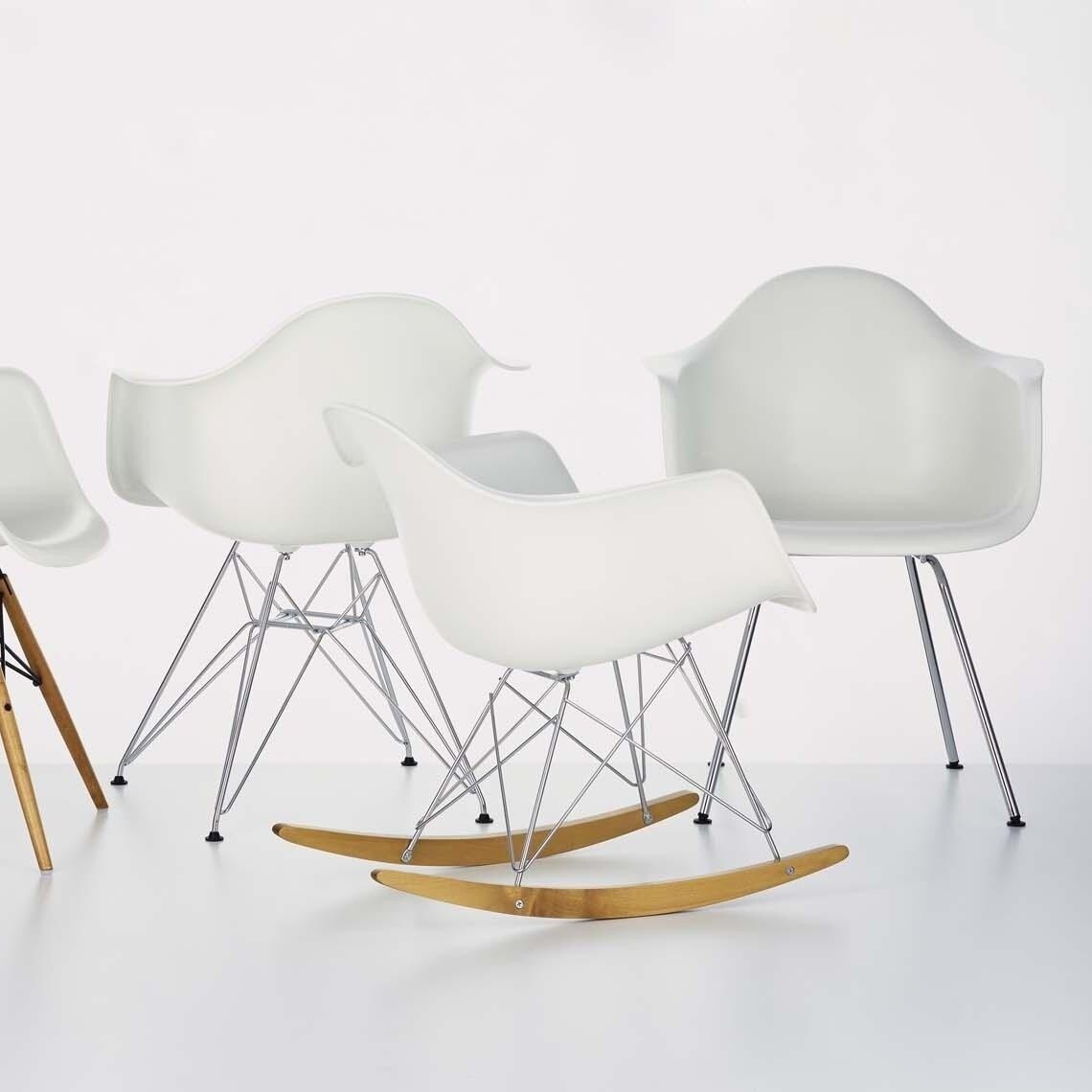Eames Plastic Armchair DAX RE verchromt Schwarz