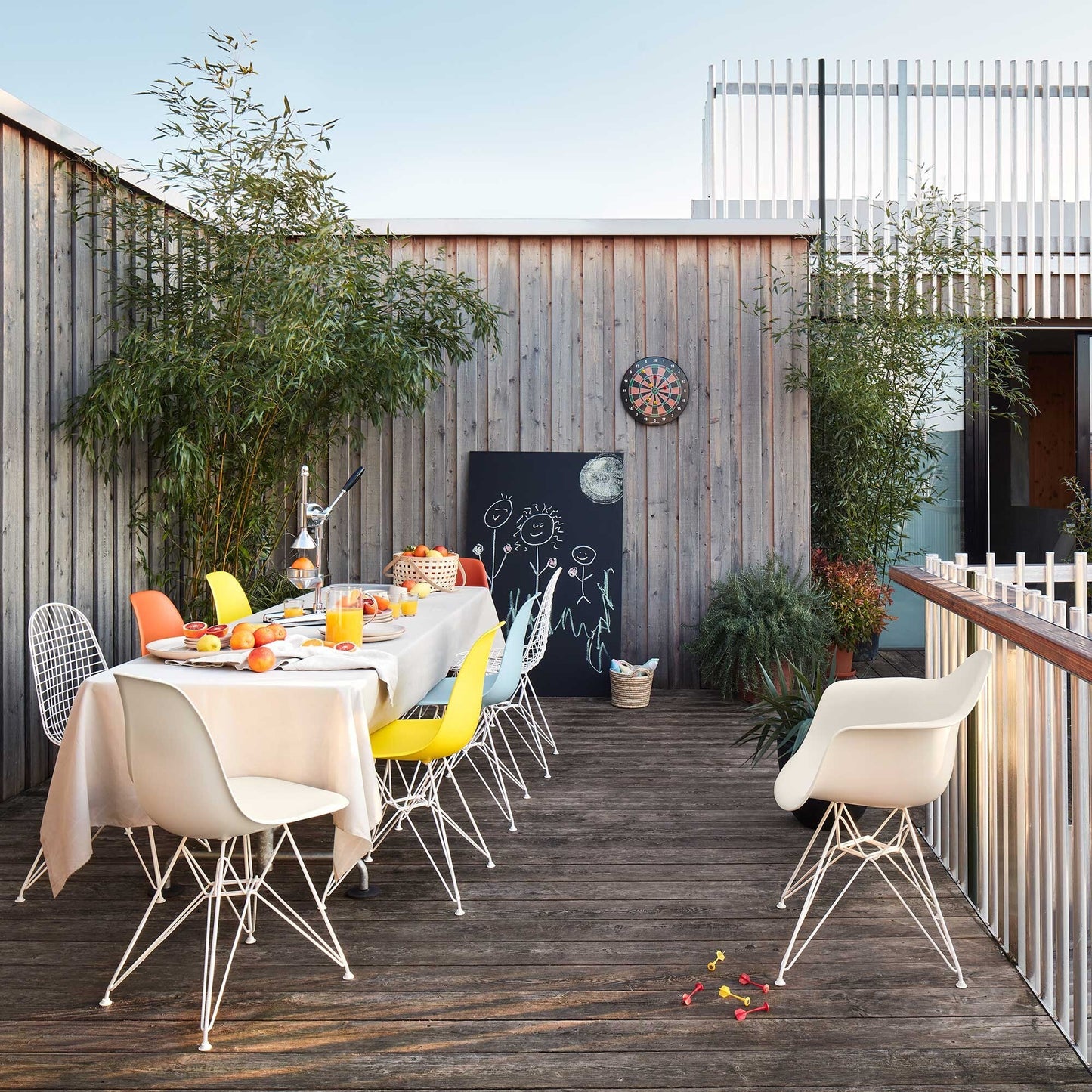 Eames Plastic Side Chair DSR Gestell weiß Weiß