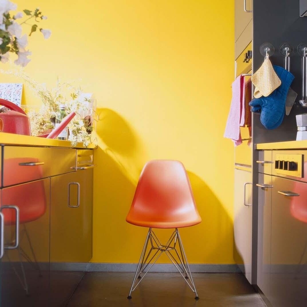 Eames Plastic Side Chair DSR RE verchromt Schwarz