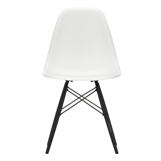 Eames Plastic Side Chair DSW Ahorn schwarz Schwarz
