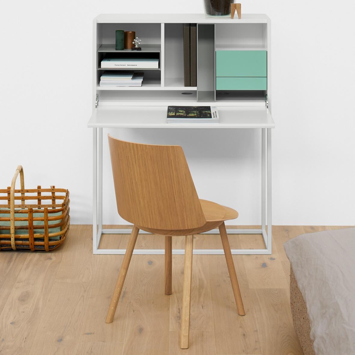 e15 CH04 Houdini Stuhl Schwarz