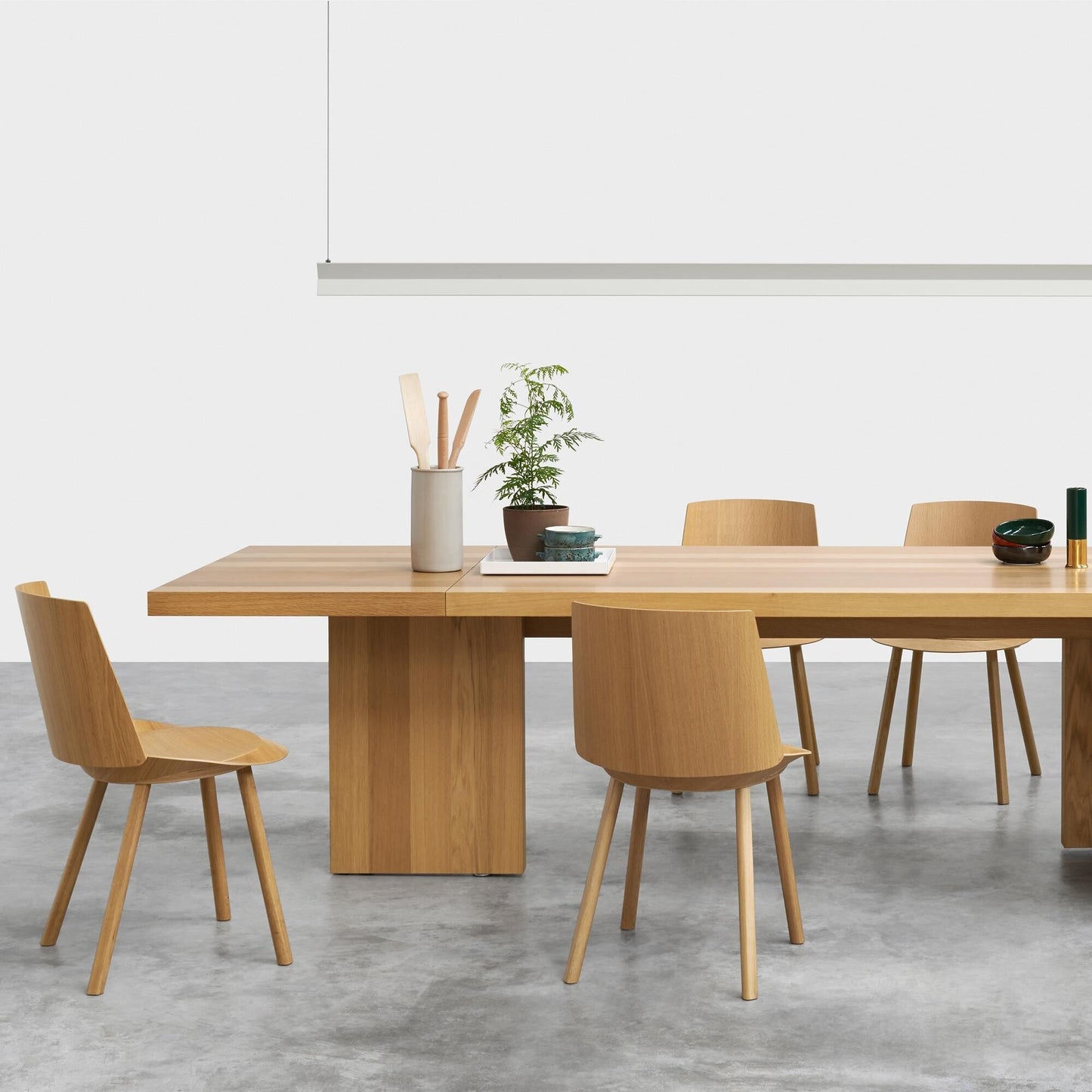 e15 CH04 Houdini Stuhl Schwarz