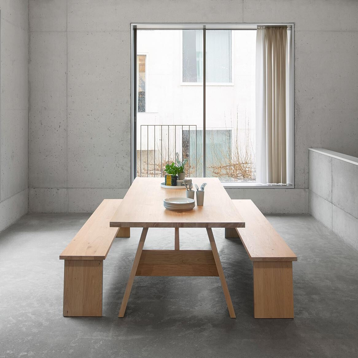 e15 DC01 Fayland Tisch