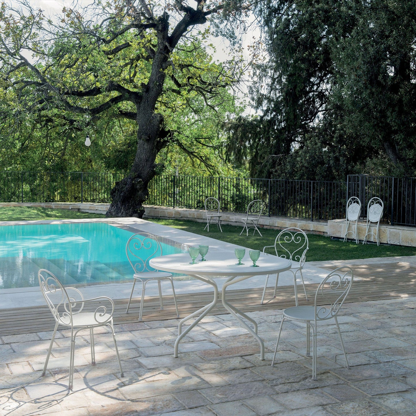 Pigalle Gartentisch klappbar Ø105cm Weiß