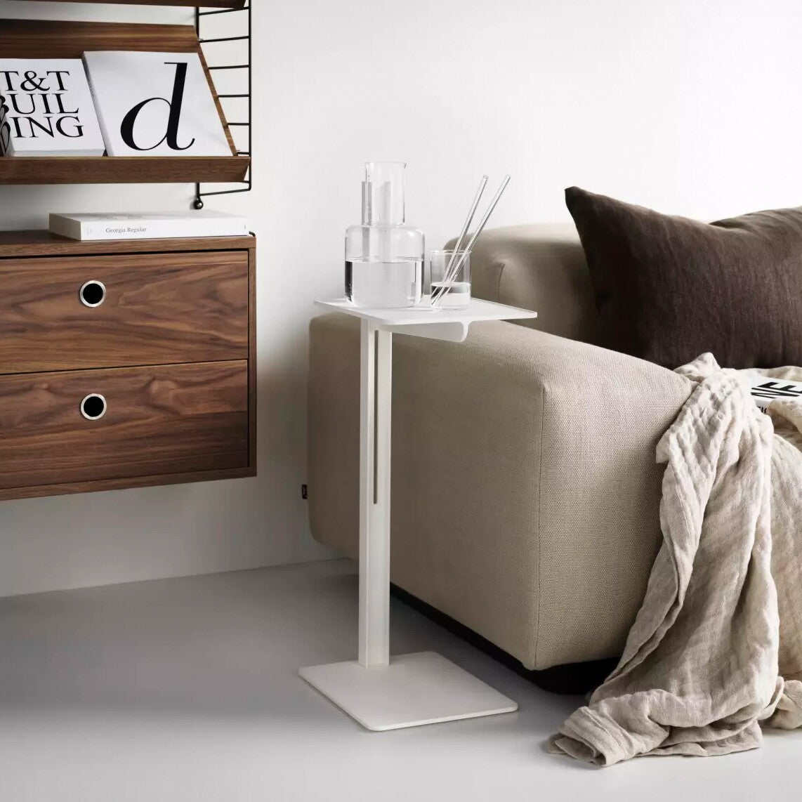 Museum Beistelltisch höhenverstellbar