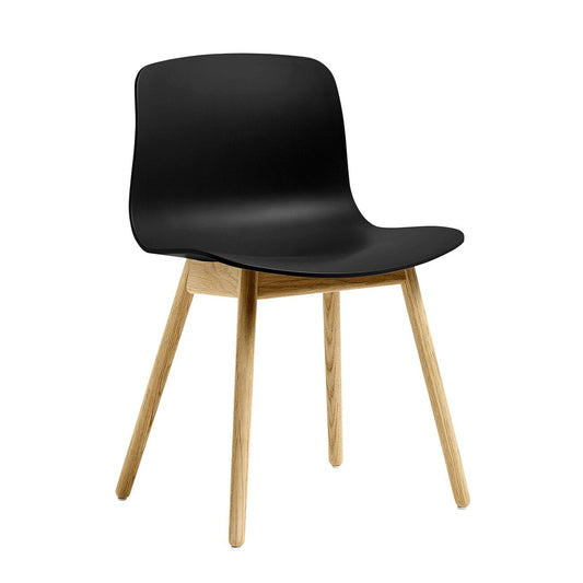 About a Chair AAC 12 2.0 Stuhl Eiche matt lackiert Schwarz