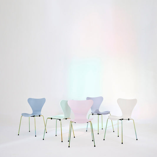 Special Edition Serie 7™ Stuhl lackiert Gestell rainbow
