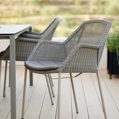 Breeze Gartenarmlehnstuhl Hellgrau