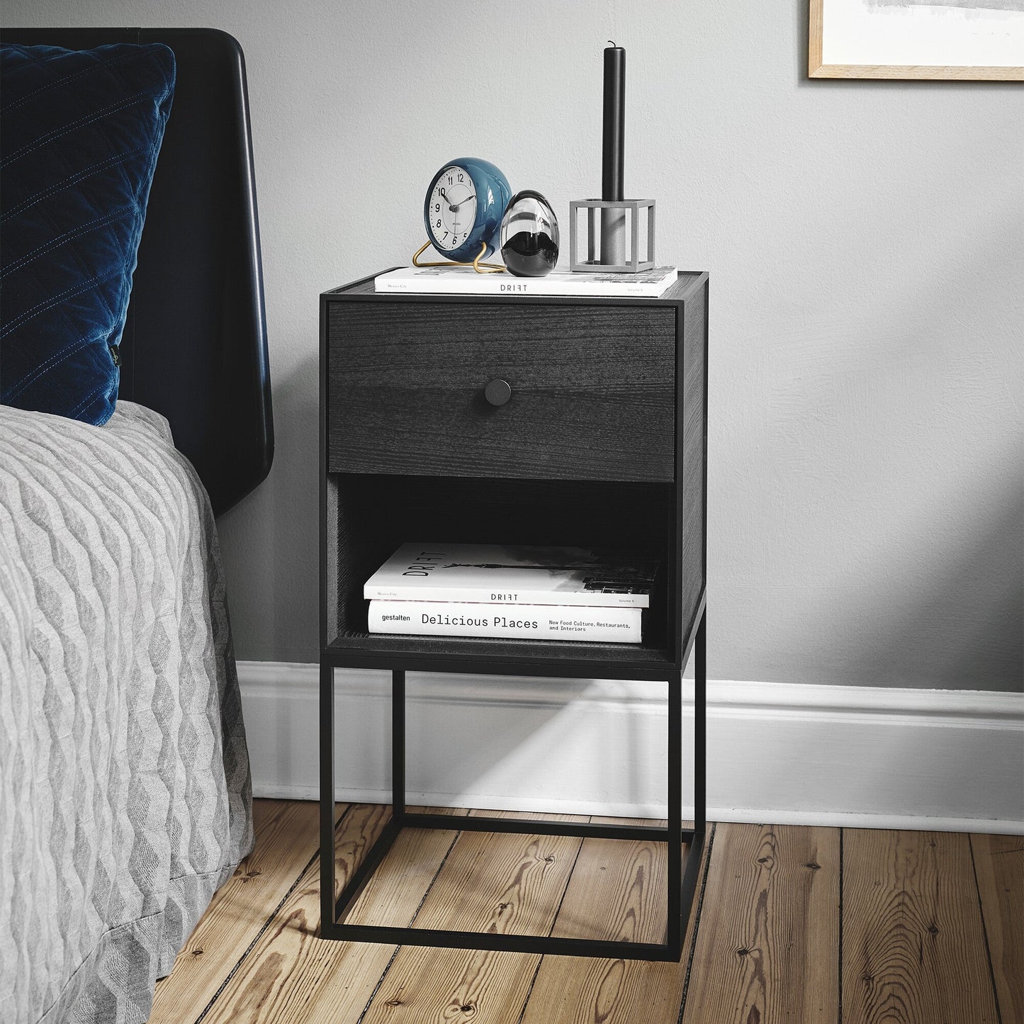 Frame 35 Sideboard mit 1 Schublade Schwarz