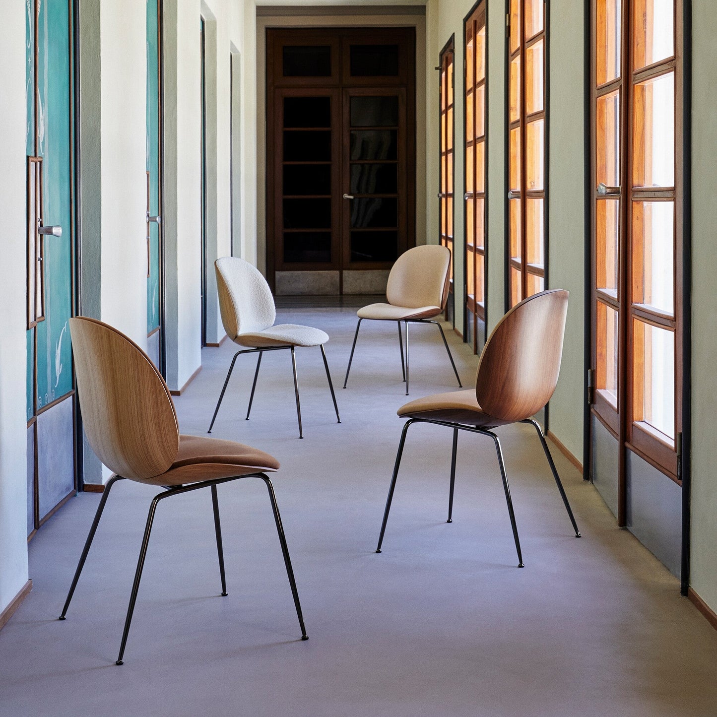 Beetle 3D Veneer Stuhl Stoff gepolstert Natur