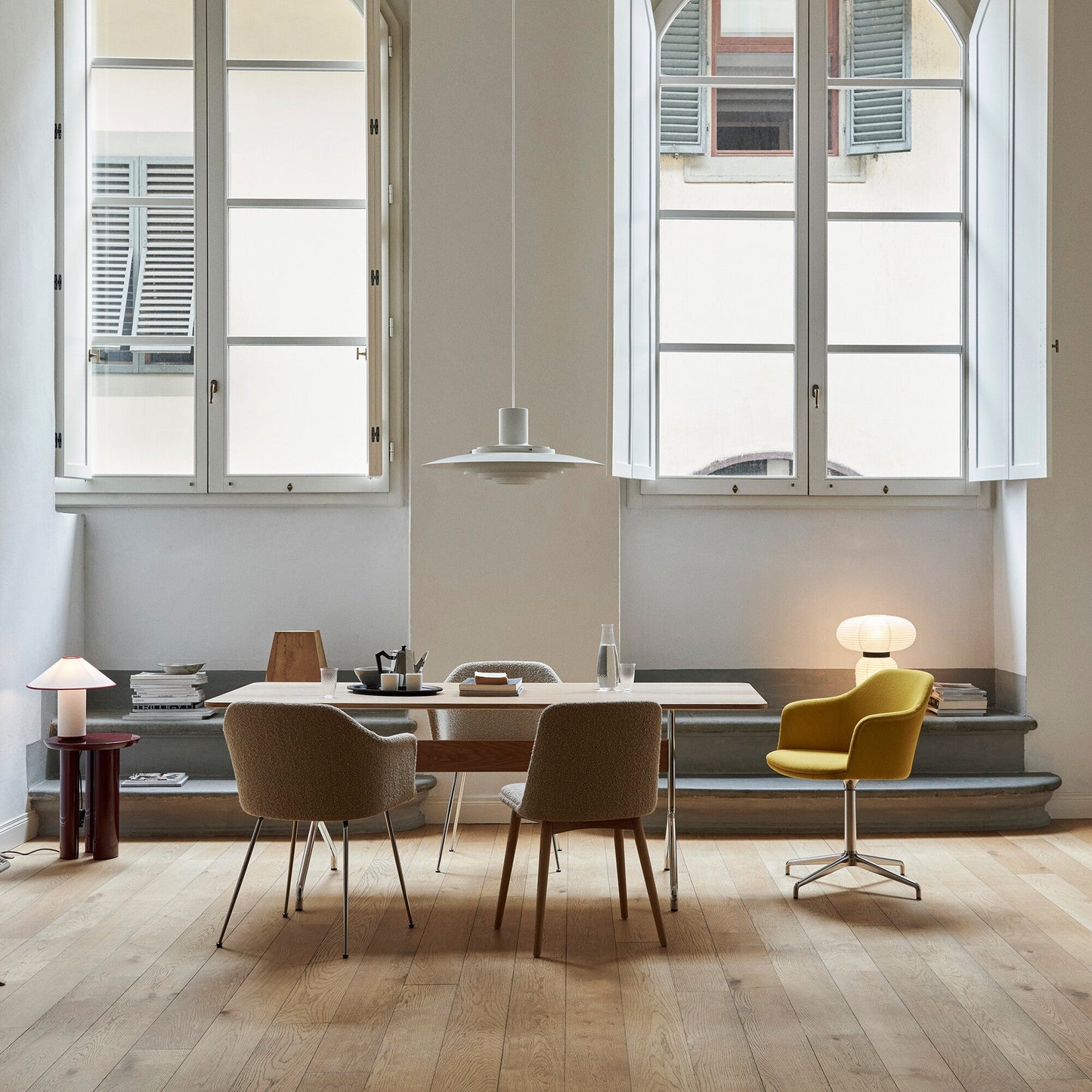 Pavilion AV19 Esstisch 90x200cm Gestell chrom