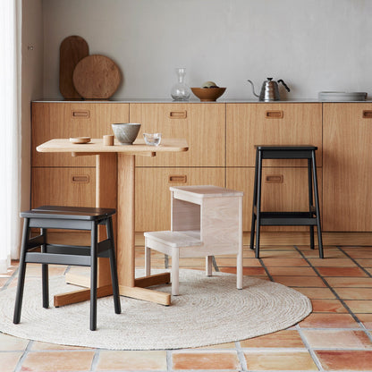 Angle Standard Hocker Schwarz