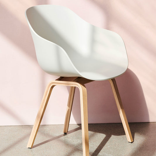 About a Chair AAC 222 2.0 Armlehnstuhl Eiche lackiert Weiß