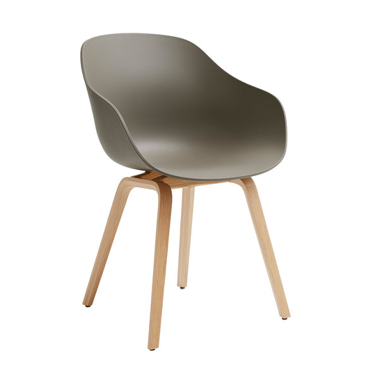 About a Chair AAC 222 2.0 Armlehnstuhl Eiche lackiert