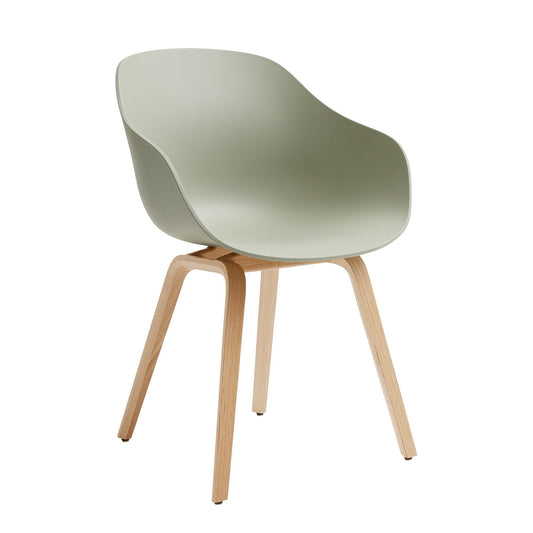 About a Chair AAC 222 2.0 Armlehnstuhl Eiche lackiert