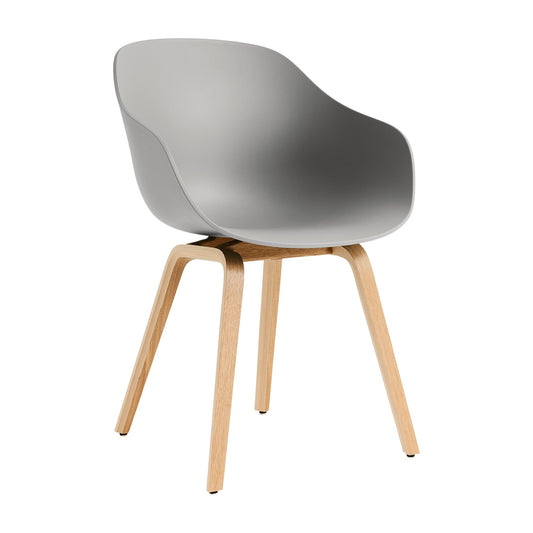 About a Chair AAC 222 2.0 Armlehnstuhl Eiche lackiert
