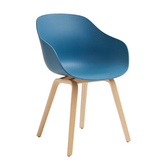 About a Chair AAC 222 2.0 Armlehnstuhl Eiche lackiert