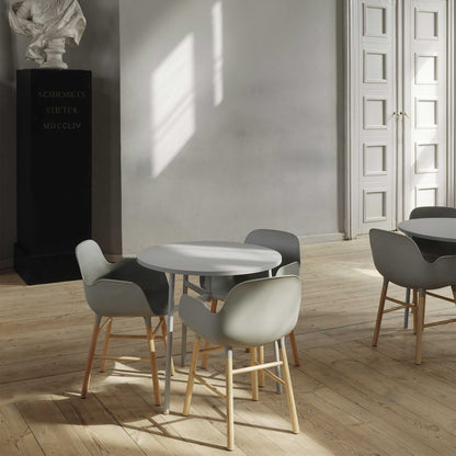 Form Armlehnstuhl Gestell Eiche Schwarz