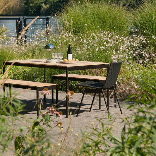 Ville AV33 Gartenstuhl Warm black